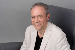 Nová pyramida: Omezte vysoce zpracované potraviny, cukry a rafinovanou mouku, radí specialista na výživu Rudolf Pohl