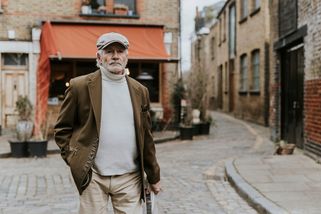 Past na slušnost: Proč Britové nechtějí slyšet, jak se fakt máte, a proč jim to stejně vykecáme