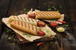 Komentář: Nemám rád řidiče nakupující párky na benzinkách. Z rychlé zástavky je rázem velké zdržení