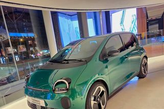 Konečně elektro, které by mohli chtít i Češi. Prolezli jsme Renault s nečekanou cenou