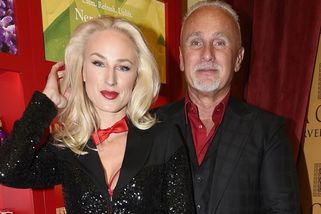 Poprvé otevřeně přiznala silikonová prsa: Manželku miliardáře Chlada Annu Marii obviňovali ze lži - Super.cz