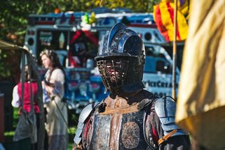 Elišku a Damiána si Prima přehazuje jako horký brambor. Nikdo na to nekouká, tak co se seriálem? - Médium.cz