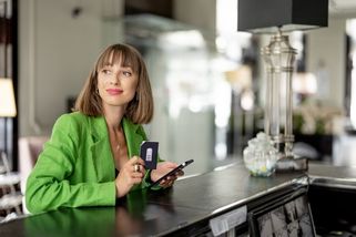 Paní? Slečna? Jazyková schizofrenie po česku