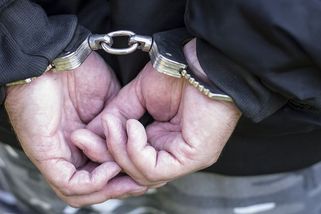 Mladík s nožem napadal lidi na Zlínsku - Novinky