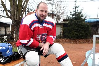 Tohle má reprezentovat Česko? Lidé cupují olympijské oblečení hokejistů