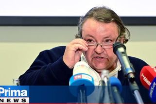 Krále se všichni bojí, jeho lidé odrbávají český hokej. Ať položí funkce, vyzývá Dědek