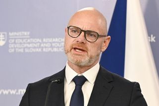 Plaga vrací úder za kritiku: Školy s dřívějším koncem souhlasí. Vinu svalil na bývalou vládu