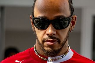 Lewis Hamilton si udělal čas na hejtry. Nikdo z vás není na mojí úrovni, vzkázal