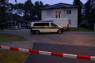 Otec v Německu vyvraždil celou rodinu. Řešil tím malér kolem zfalšovaného covid pasu - Novinky