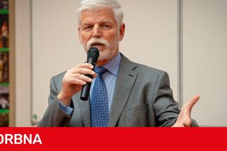 Podpora prezidenta Pavla vzrostla, podle mnohých ale příliš zasahuje do politiky