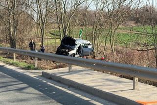 Tragická nehoda na Kolínsku: Jeden mrtvý, řidiče odvezl vrtulník - Novinky