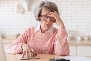 Že se mají důchodci dobře? Bývalá knihovnice Helena se brání: Sotva vyjdu! Nekoupí si už ani čokoládu - Proženy.cz