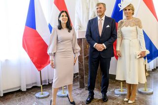 Pekarová Adamová rozdělila internet. Vedle královny prý vypadala jako Mařena z vesnice, dočkala se ale i zastání – eXtra.cz