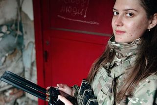 Jednadvacetiletá Lana bojuje na Ukrajině. Po dostudování práv chce soudit válečné zločince - Novinky