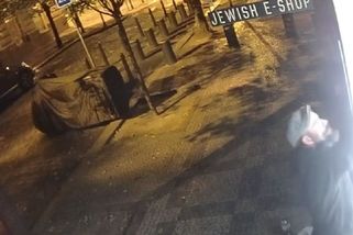 Opakovaně psal nenávistné nápisy na výlohu židovského obchodu v Praze. Dostal prospěšné práce - Novinky