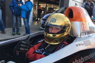 Šlachta v problémech: Filip Turek má k nacistickým symbolům blíž, než mu řekl. Odvolá jej z voleb? - Médium.cz