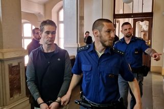 Hrdina z brněnského autoservisu zachránil před uhořením dva lidi. Žhář dostal 7,5 roku - Novinky