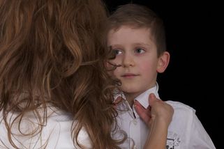 Helikoptéroví rodiče: Zlo, jež ničí současné děti i školství