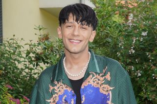 Připravte si kapesníky: Klip Honzy Bendiga k písni Karla Gotta je opravdu velká jízda