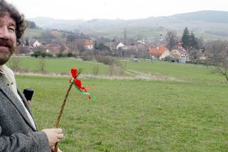 Penzista Jiří Troška nedá na Hoštice dopustit a tráví tam poklidné stáří