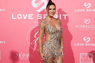 Evička má ráda divočinu: Eva Longoria (49) provokovala v průsvitných šatech. Rafinovaný model z ní udělal hvězdu večera - Super.cz