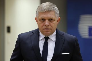Fico obešel parlament a zvýšil plat sobě i ministrům až o 120 tisíc - Novinky