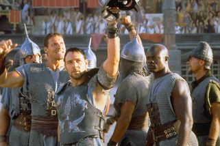 Gladiátor: Pravda o “opačných” palcích Císaře, celebrity starověku, hudební triumf Zimmera a další zajímavosti