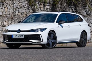 Golf můžete mít za pár tisíc měsíčně. Volkswagen láká české řidiče na extra zvýhodněné operáky - Garáž.cz