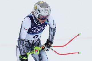Ledecká při superobřím slalomu spadla. Závod nedokončila - Seznam Zprávy