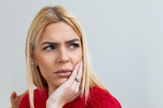 Gabriela (33): Rok jsem pečovala o umírající tchyni. V závěti mě obvinila z vypočítavosti