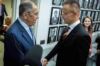 S Lavrovem si voláme o přestávkách, přiznal šéf maďarské diplomacie - Novinky