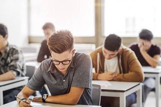 Zvoní víceletým gymnáziím hrana? V Česku se začala rušit, rodiče nesouhlasí