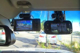 Past na řidiče s kamerou: Zveřejnění SPZ viníka nehody vyjde dráž než jeho přestupek