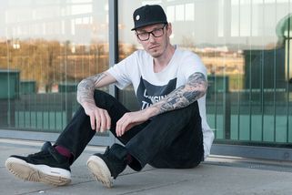 Nikdy nepracoval a chce do důchodu ve 40 letech: Jak funguje realita - Médium.cz