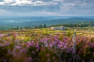 Brdská hřebenovka propojuje Jíloviště a Spálené Poříčí. 120 km přes nejvyšší ryze české pohoří u nás