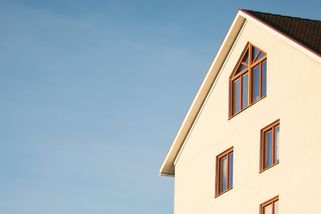 Stát dá majitelům přes milion na opravy domů „po babičce“. Zajistí i lepší úvěr - Seznam Zprávy