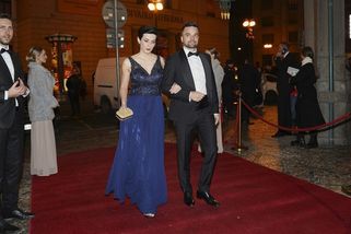 Tady jí zima nebyla. Místo svetru se Markéta Pekarová Adamová ukázala v šatech s pořádným výstřihem - Super.cz