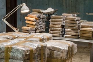 Celníci odhalili na Ostravsku první varnu nové drogy, byla jí skoro tuna - Seznam Zprávy