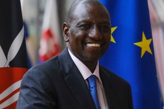 Prezidenta Keni kdosi trefil botou, když mluvil o životních nákladech - Seznam Zprávy