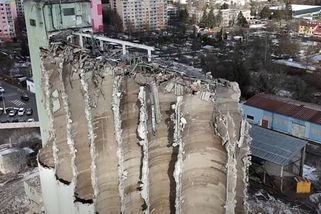 Unikátní pohled na výškové silo z dronu. Mizí jedna z vyškovských dominant