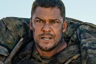 Netflix slaví nový globální megahit. Akční sci-fi řežba ovládla 92 zemí světa