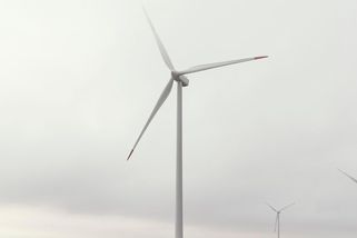 Německo chce postavit dva tisíce větrných elektráren, snižuje tak spotřebu plynu