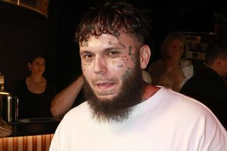 Sedm let za mřížemi ho nezměnilo. Leo Beránek skončil na záchytce s 2,2 promile, policie řešila rvačku v Modřanech