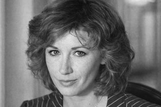 Marlène Jobertová: Kvůli 12 cm jizvě chtěla skončit s herectvím. Dnes je z ní královna pohádek - Médium.cz