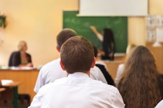 Duševními obtížemi trpí třetina pražských teenagerů, ukázal výzkum - Novinky