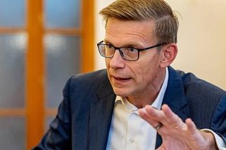 Vláda chystá bič na neziskové organizace, hrozí sankce až 15 milionů, řekl Kupka