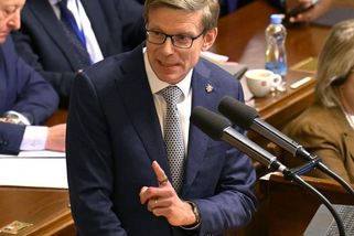 Kupka ostře k Babišovi: Vláda nemá být pouťový autodrom pro řádění Motoristů