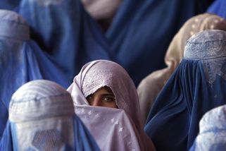 V Afghánistánu umírají novorozenci i rodičky. Trump zrušil místním porodnicím finanční pomoc - Novinky