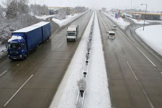 Omést kamion je problém, nesmíme do výšek, stěžují si řidiči - Novinky