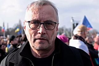 Babiš potřebuje slabé a poslušné. Vedle SPD a Motoristů totiž vypadá skoro jako státník